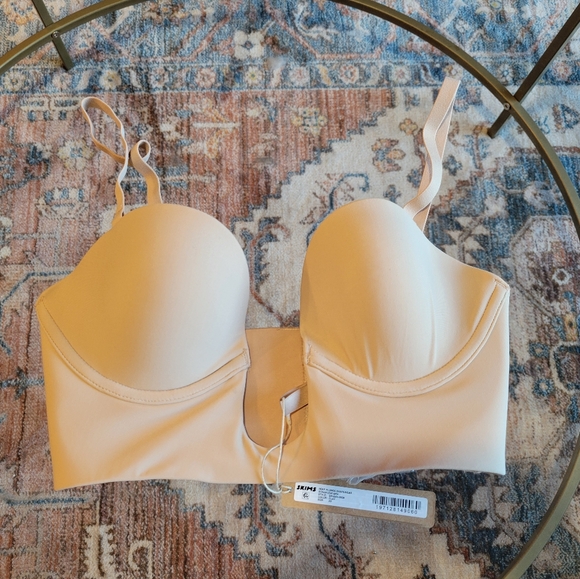 SKIMS Plunge Bra - Picture 1 of 3